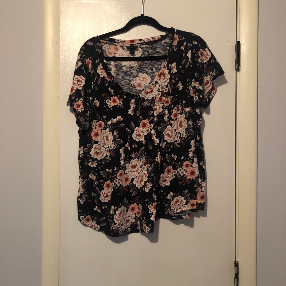 Torrid black floral t shirt